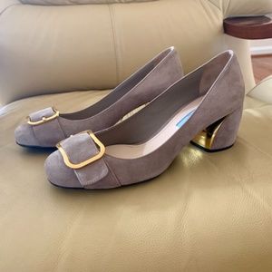Prada Gray Suede Gold Tone Buckle Toe Curved Pumps Size: US 9 (EU 39)